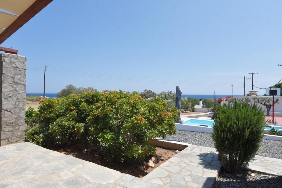 Flora'S Beach And Pool Villa In Syros Liaropá Exterior foto