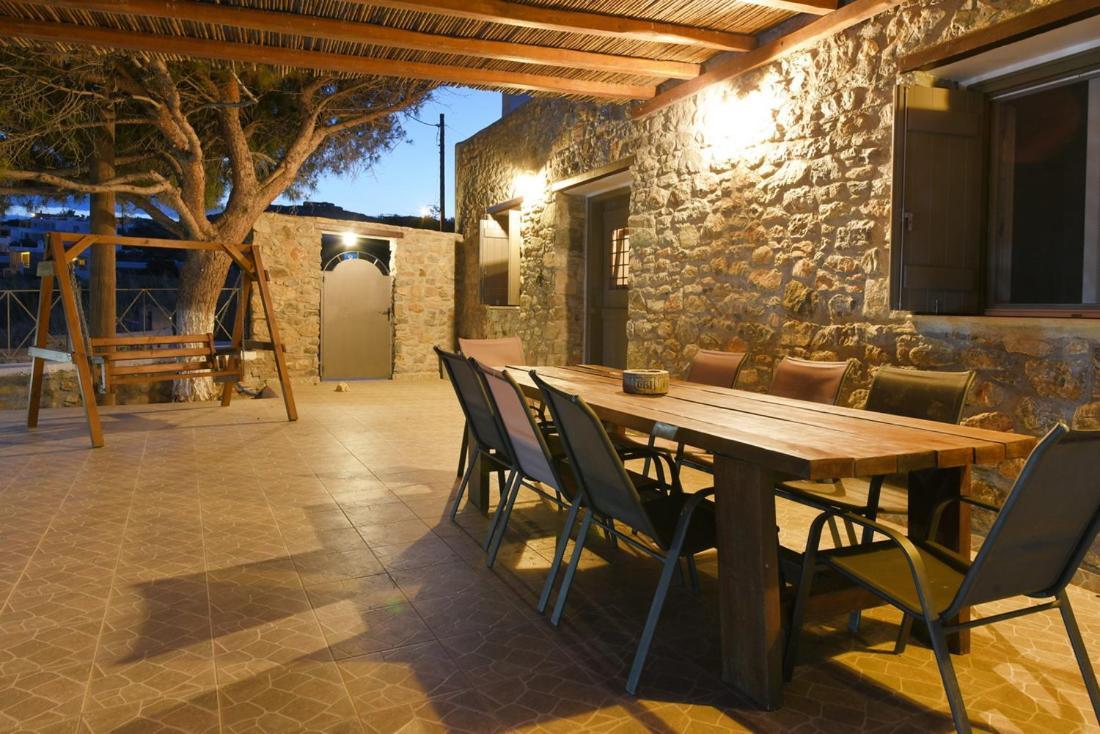 Flora'S Beach And Pool Villa In Syros Liaropá Exterior foto